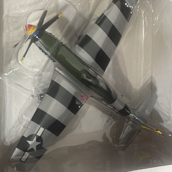 SpecCast Airplane Model - Picture 4 of 9